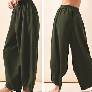 FREE PEOPLE BEACH Women’s Leo pull on pants wide leg kelp green size large